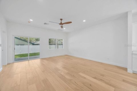 House in Largo, Florida 4 bedrooms, 171.22 sq.m. № 1873615 - photo 25