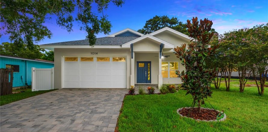 House in Largo, Florida 4 bedrooms, 171.22 sq.m. № 1873615