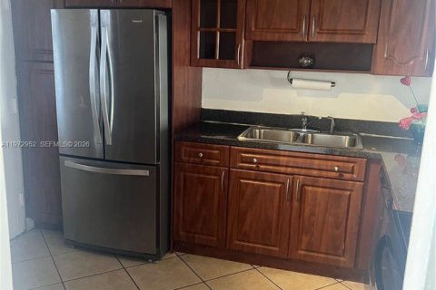 Copropriété à vendre à Miami, Floride: 2 chambres, 107.77 m2 № 2042103 - photo 8