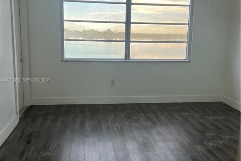 Copropriété à vendre à Miami, Floride: 2 chambres, 107.77 m2 № 2042103 - photo 3