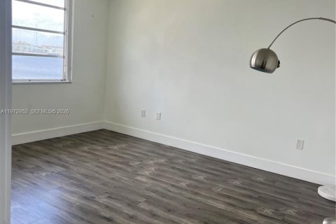 Copropriété à vendre à Miami, Floride: 2 chambres, 107.77 m2 № 2042103 - photo 4