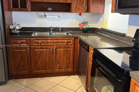 Copropriété à vendre à Miami, Floride: 2 chambres, 107.77 m2 № 2042103 - photo 7