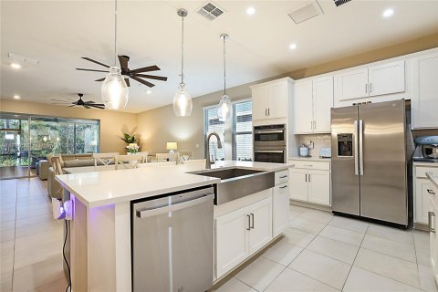 House in Port St. Lucie, Florida 4 bedrooms, 222.41 sq.m. № 1763365 - photo 10