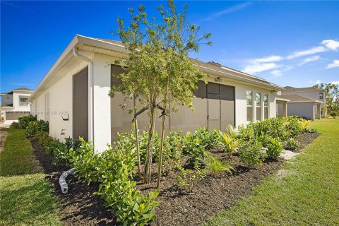 House in Port St. Lucie, Florida 4 bedrooms, 222.41 sq.m. № 1763365 - photo 25