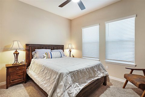 House in Port St. Lucie, Florida 4 bedrooms, 222.41 sq.m. № 1763365 - photo 18