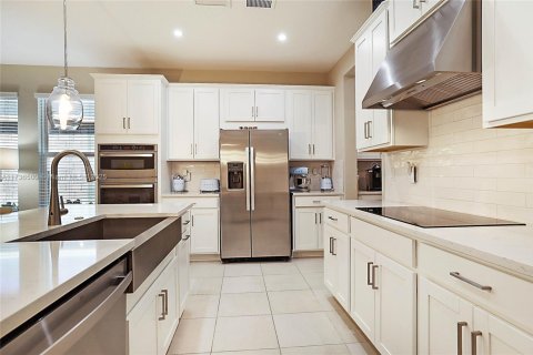 House in Port St. Lucie, Florida 4 bedrooms, 222.41 sq.m. № 1763365 - photo 9