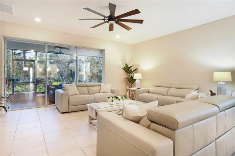 House in Port St. Lucie, Florida 4 bedrooms, 222.41 sq.m. № 1763365 - photo 2