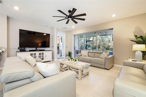 House in Port St. Lucie, Florida 4 bedrooms, 222.41 sq.m. № 1763365 - photo 1