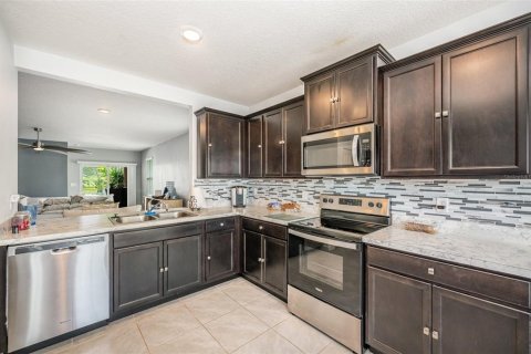 House in Mims, Florida 3 bedrooms, 161.46 sq.m. № 1849373 - photo 10