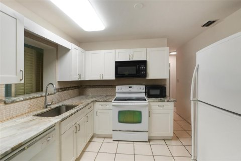 House in Port St. Lucie, Florida 3 bedrooms, 132.66 sq.m. № 2082077 - photo 8