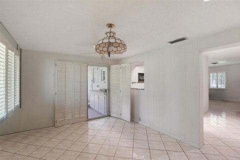 House in Port St. Lucie, Florida 3 bedrooms, 132.66 sq.m. № 2082077 - photo 18