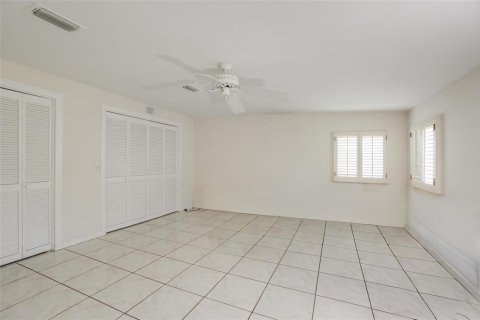 House in Port St. Lucie, Florida 3 bedrooms, 132.66 sq.m. № 2082077 - photo 16