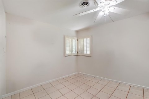 House in Port St. Lucie, Florida 3 bedrooms, 132.66 sq.m. № 2082077 - photo 21