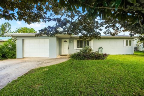 House in Port St. Lucie, Florida 3 bedrooms, 132.66 sq.m. № 2082077