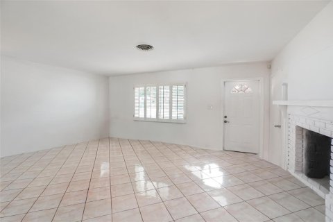House in Port St. Lucie, Florida 3 bedrooms, 132.66 sq.m. № 2082077 - photo 14