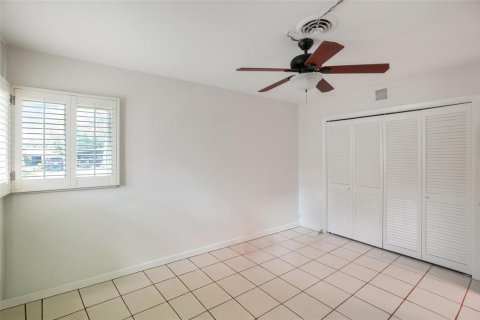 House in Port St. Lucie, Florida 3 bedrooms, 132.66 sq.m. № 2082077 - photo 12