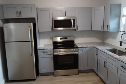 Condominio en venta en Tampa, Florida, 2 dormitorios, 83.8 m2 № 2150757 - foto 3