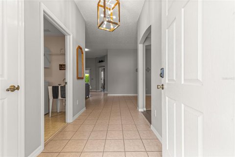 House in The Villages, Florida 3 bedrooms, 171.96 sq.m. № 1810654 - photo 5