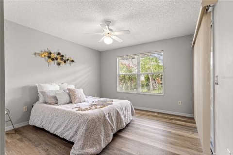 House in The Villages, Florida 3 bedrooms, 171.96 sq.m. № 1810654 - photo 30