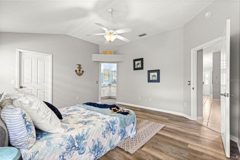 House in The Villages, Florida 3 bedrooms, 171.96 sq.m. № 1810654 - photo 23