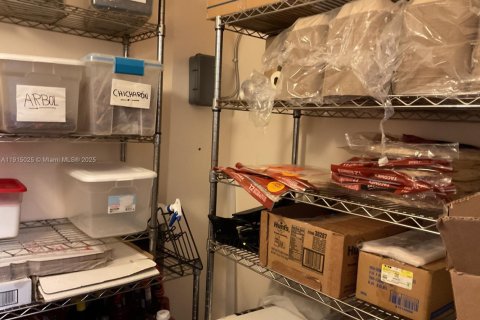 Propiedad comercial en venta en Pembroke Pines, Florida № 2054858 - foto 15