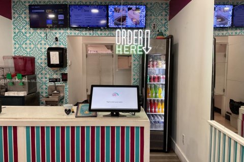 Propiedad comercial en venta en Pembroke Pines, Florida № 2054858 - foto 5