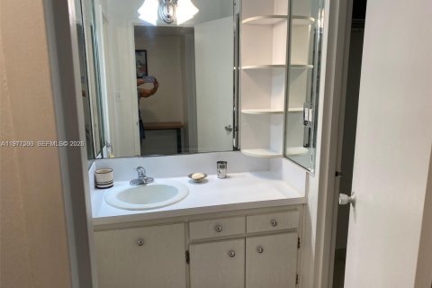 Снять в аренду кондоминиум в Майами-Бич, Флорида 51.1м2, № 2041699 - фото 4