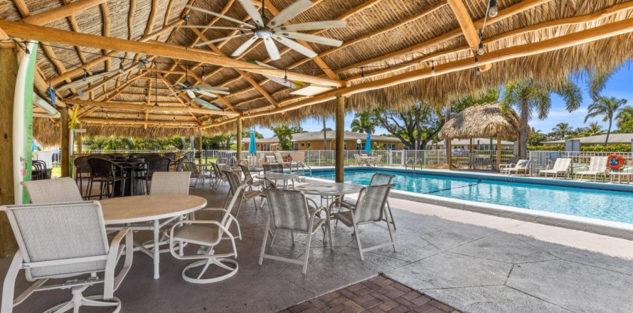 Condominio en Boynton Beach, Florida, 2 dormitorios № 785866