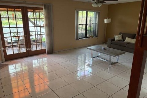 House in Boca Raton, Florida 3 bedrooms, 150.97 sq.m. № 1726068 - photo 19