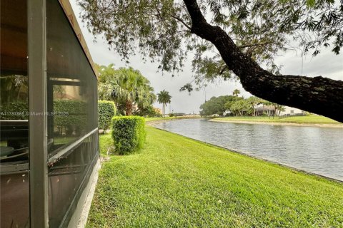 House in Boca Raton, Florida 3 bedrooms, 150.97 sq.m. № 1726068 - photo 9