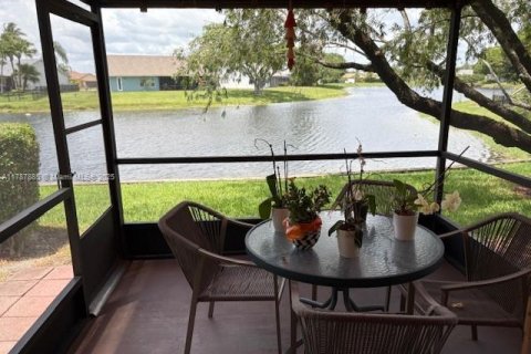 House in Boca Raton, Florida 3 bedrooms, 150.97 sq.m. № 1726068 - photo 14