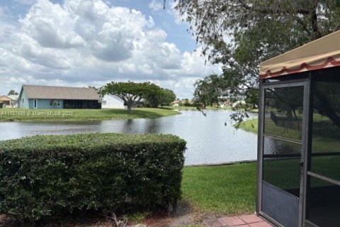 House in Boca Raton, Florida 3 bedrooms, 150.97 sq.m. № 1726068 - photo 7