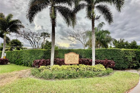 House in Boca Raton, Florida 3 bedrooms, 150.97 sq.m. № 1726068 - photo 1