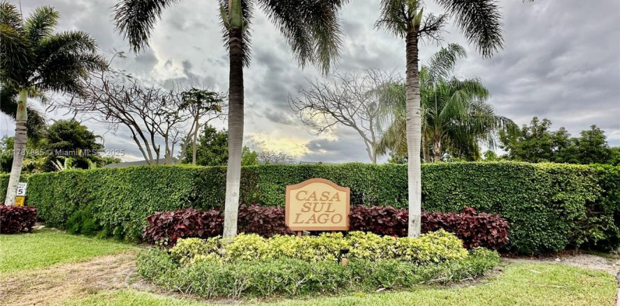 House in Boca Raton, Florida 3 bedrooms, 150.97 sq.m. № 1726068