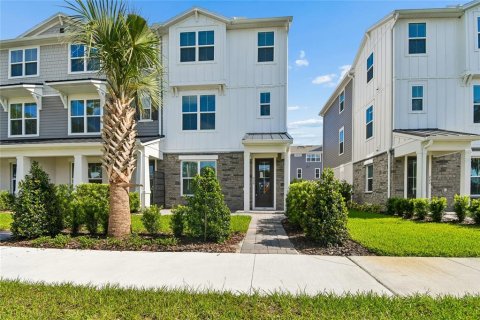 Townhouse in Oviedo, Florida 4 bedrooms, 188.13 sq.m. № 2227518