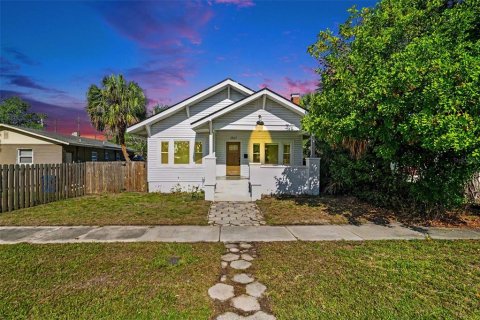 Villa ou maison à Saint Petersburg, Floride 3 chambres, 134.15 m2 № 2151839