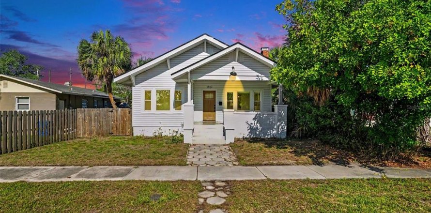 Villa ou maison à Saint Petersburg, Floride 3 chambres, 134.15 m2 № 2151839