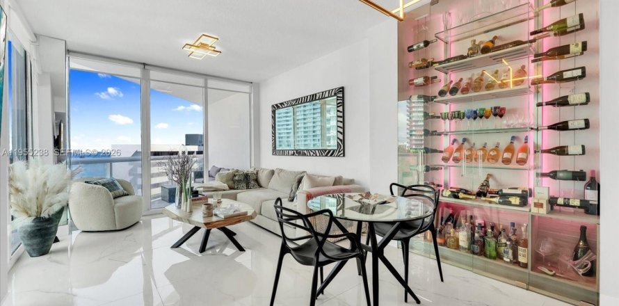 Кондоминиум с 1 спальней в Майами, Флорида № 2011976