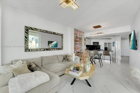 Купить кондоминиум в Майами, Флорида 1 спальня, 76.92м2, № 2011976 - фото 3