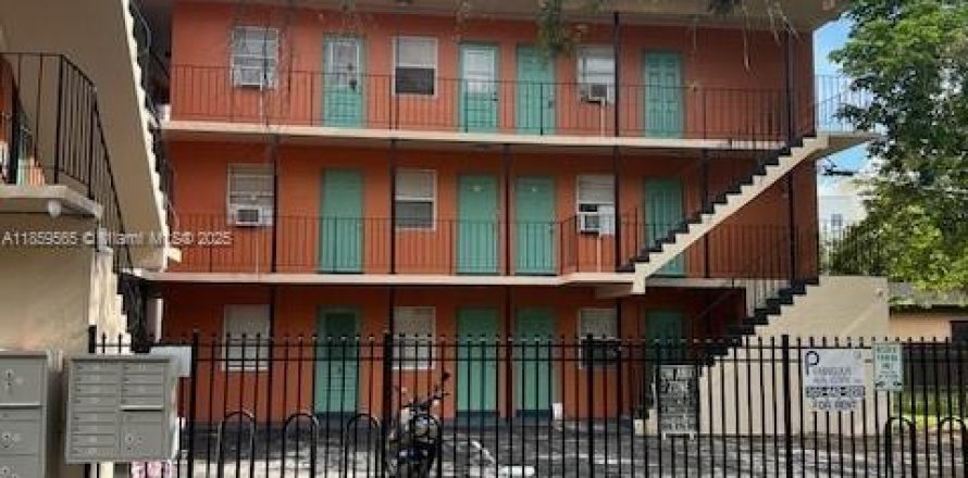 Appartement à Miami, Floride 2 chambres, 912.76 m2 № 1979119