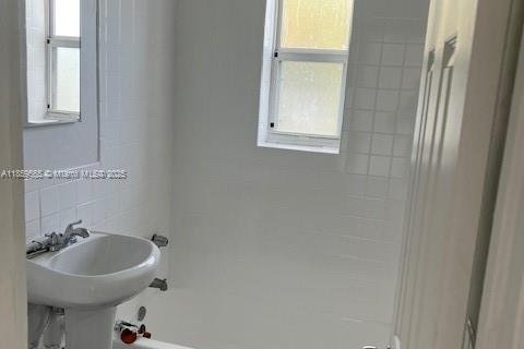 Appartement à louer à Miami, Floride: 2 chambres, 912.76 m2 № 1979119 - photo 9