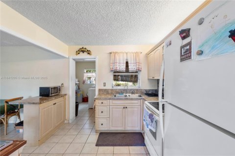 House in Tamarac, Florida 2 bedrooms, 106.37 sq.m. № 1834299 - photo 18