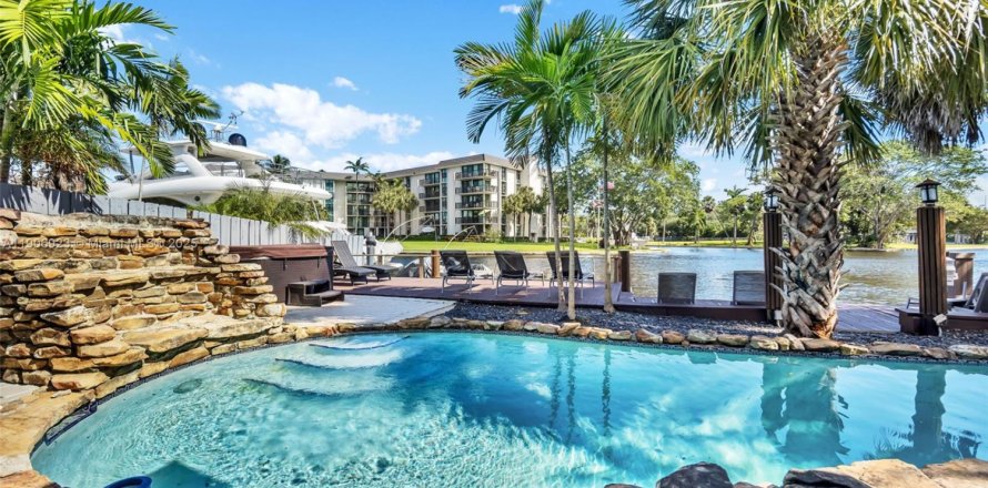 Дом в Форт-Лодердейл, Флорида 4 спальни, 293.39м2 № 1963791