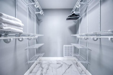 Купить виллу или дом в Форт-Лодердейл, Флорида 4 спальни, 293.39м2, № 1963791 - фото 22