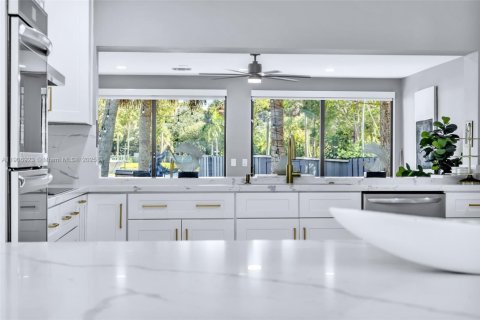 Купить виллу или дом в Форт-Лодердейл, Флорида 4 спальни, 293.39м2, № 1963791 - фото 15