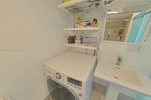 Copropriété à vendre à Miami, Floride: 35.3 m2 № 1934406 - photo 4