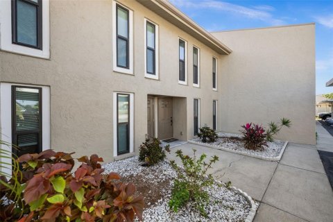 Condominio en venta en Cape Coral, Florida, 2 dormitorios, 94.3 m2 № 2345673 - foto 4