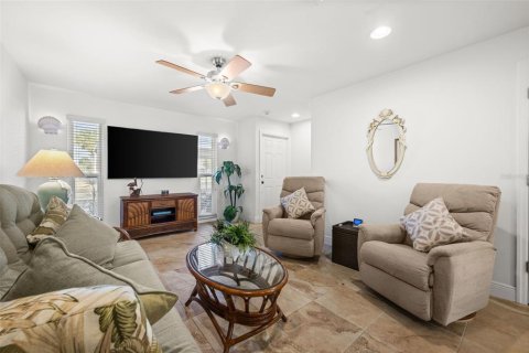 Condominio en venta en Cape Coral, Florida, 2 dormitorios, 94.3 m2 № 2345673 - foto 14
