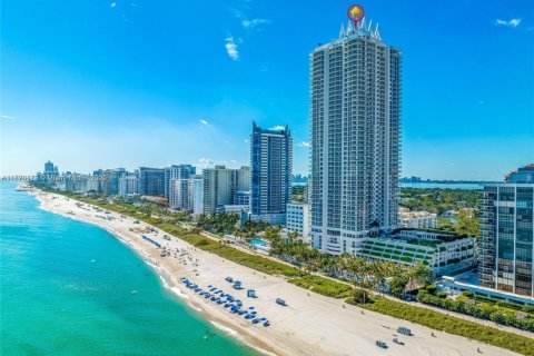 Condominio en alquiler en Miami Beach, Florida, 1 dormitorio, 106.93 m2 № 1921648 - foto 25