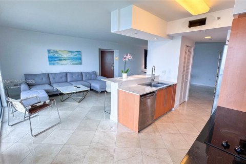 Condominio en alquiler en Miami Beach, Florida, 1 dormitorio, 106.93 m2 № 1921648 - foto 19